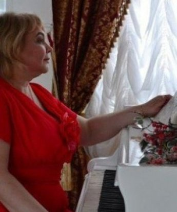 Со мной ты получишь возможность испытать незабываемые моменты страсти и блаженства. Москва - город, где я ожидаю встречи с щедрым и приятным джентльменом. Мои услуги разнообразны и ориентированы на твои самые сокровенные желания. Страстные эмоции, массаж, эксперименты - все это возможно со мной. Клиенты отмечают мою нежность, опыт и умение удовлетворить каждое твое желание. Фото тоже в наличии, чтобы увидеть, насколько я соблазнительна. Добро пожаловать в мир наслаждения и безудержной страсти со мной в Москве! 💋🔥 8958, 47 лет